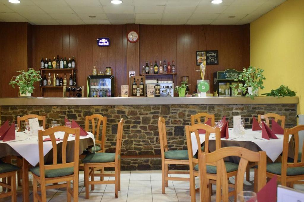 Hotel Les Terres LʼAldosa Buitenkant foto