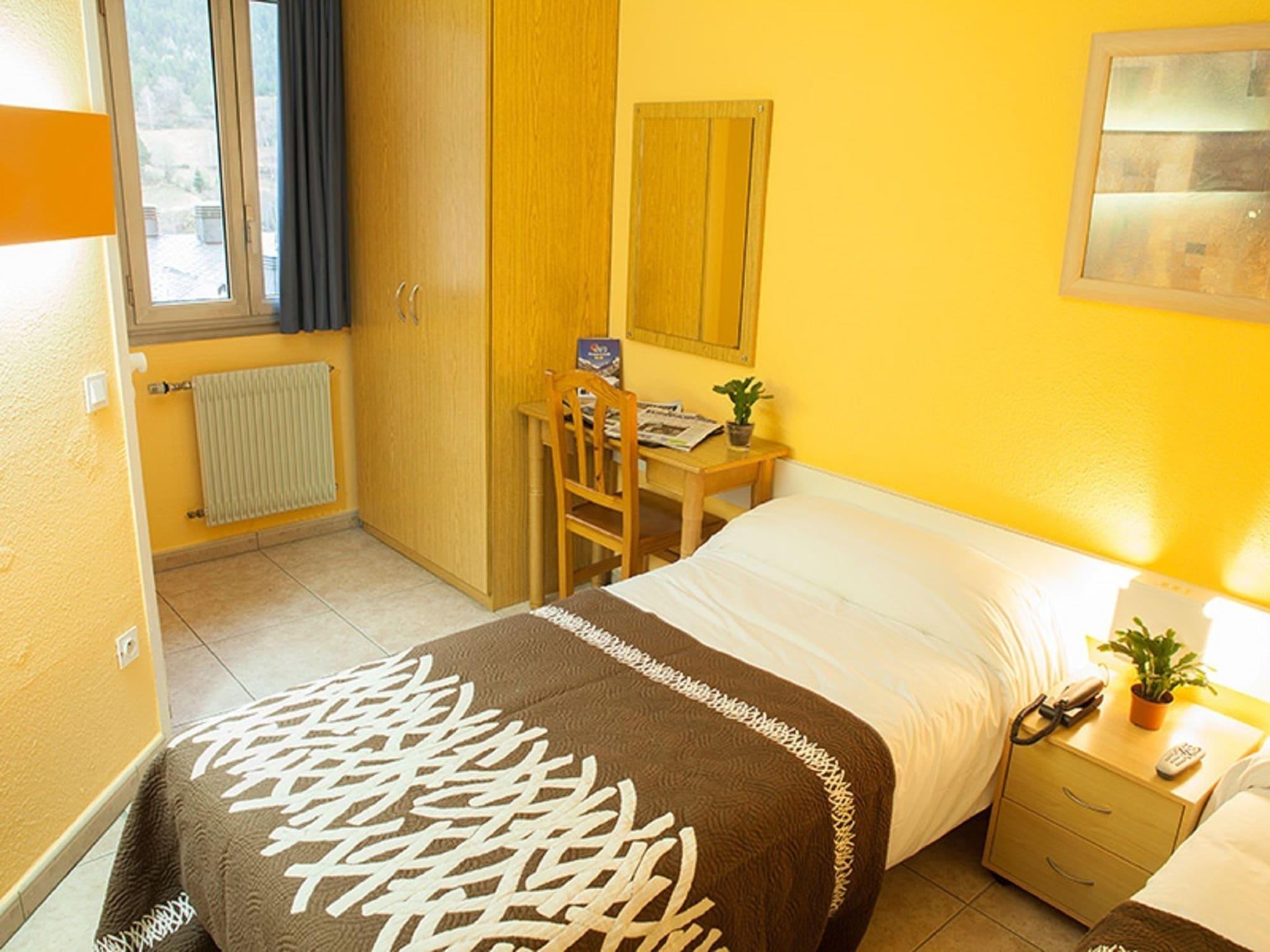 Hotel Les Terres LʼAldosa Buitenkant foto