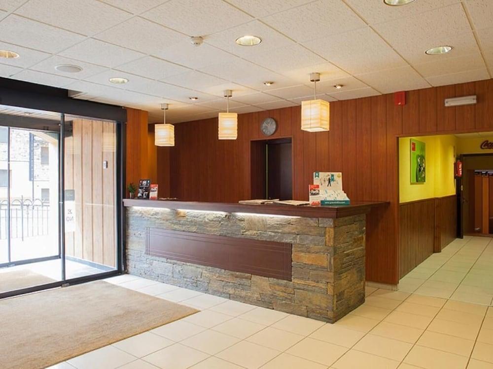 Hotel Les Terres LʼAldosa Buitenkant foto