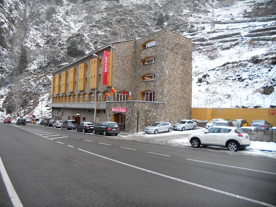 Hotel Les Terres LʼAldosa Buitenkant foto