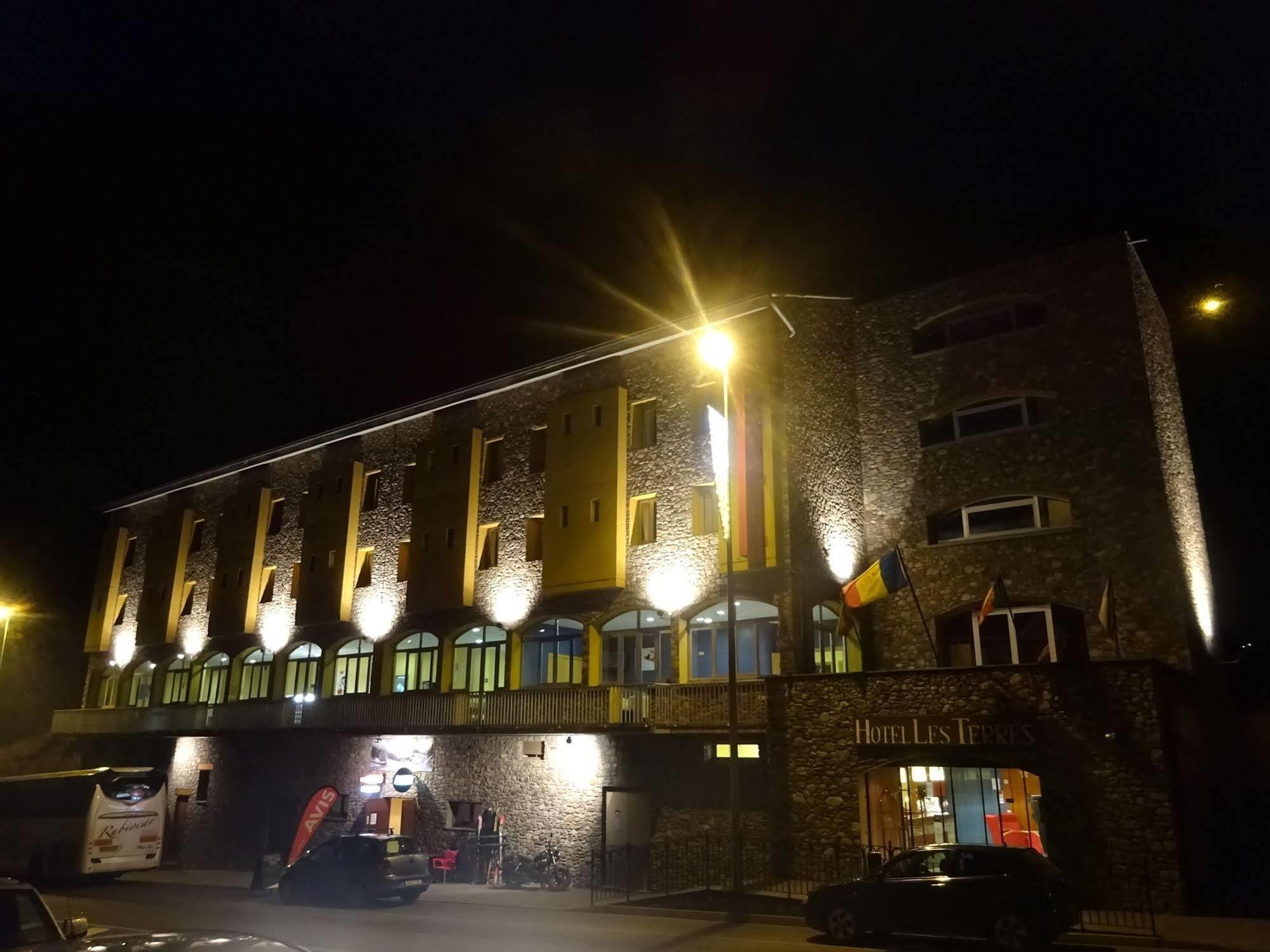 Hotel Les Terres LʼAldosa Buitenkant foto